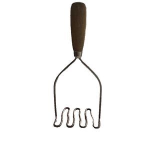 Antique Wire Potato Masher Primitive Wood Handle Farmhouse Kitchen Tool Rustic